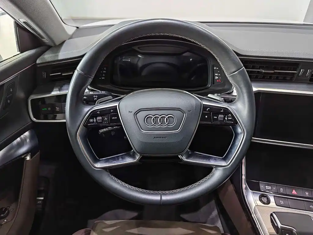 Audi A7L — фото 8