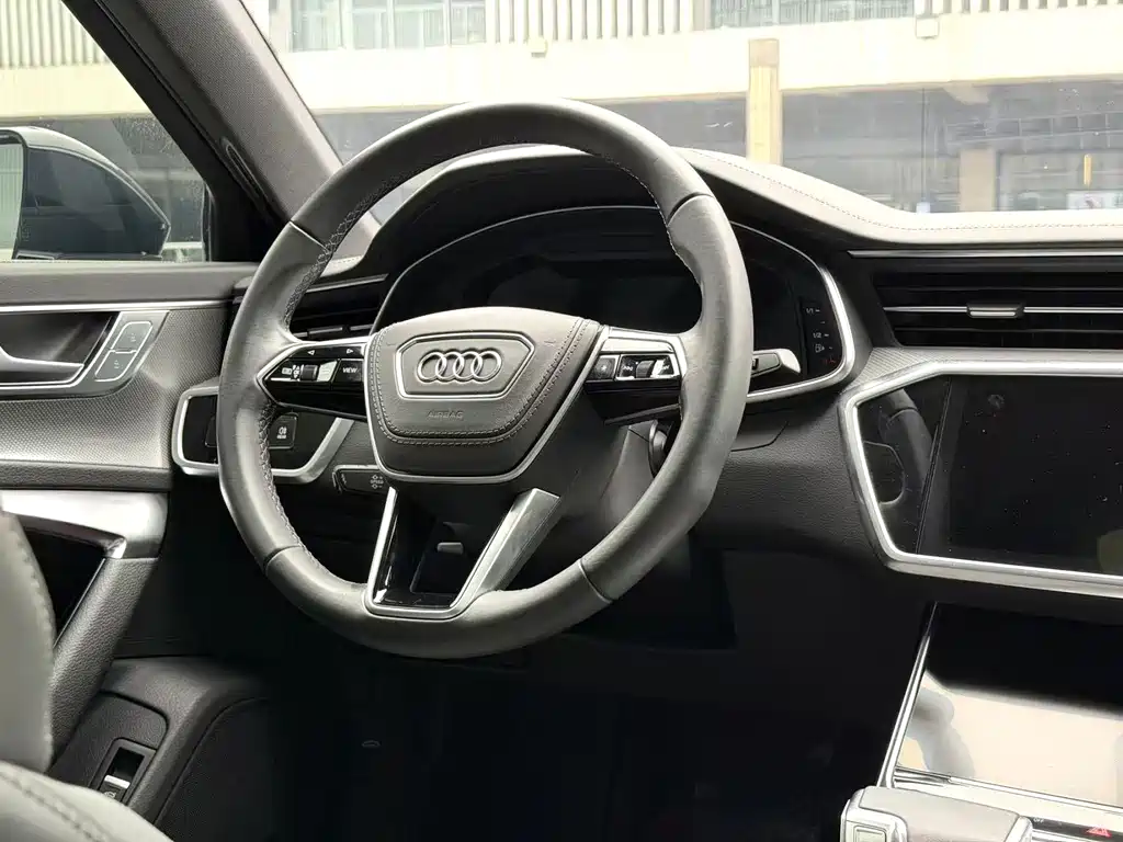 Audi A6L — фото 6