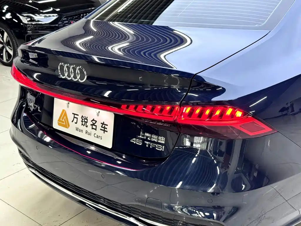 Audi A7L — фото 7