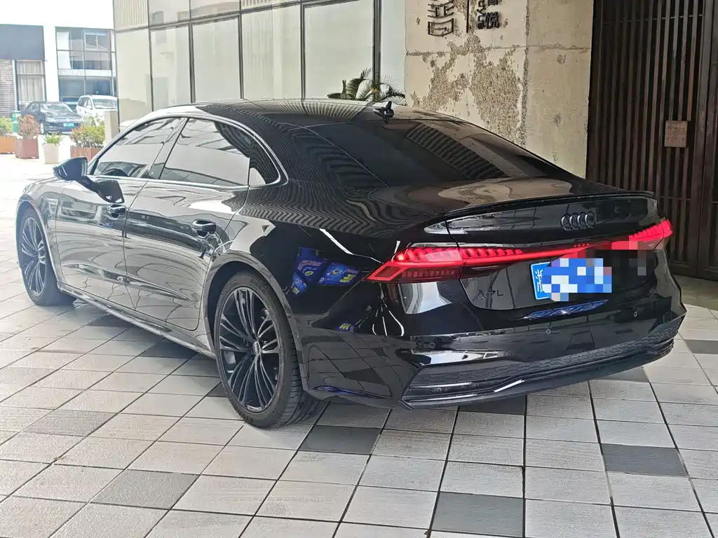 Audi A7L — фото 6