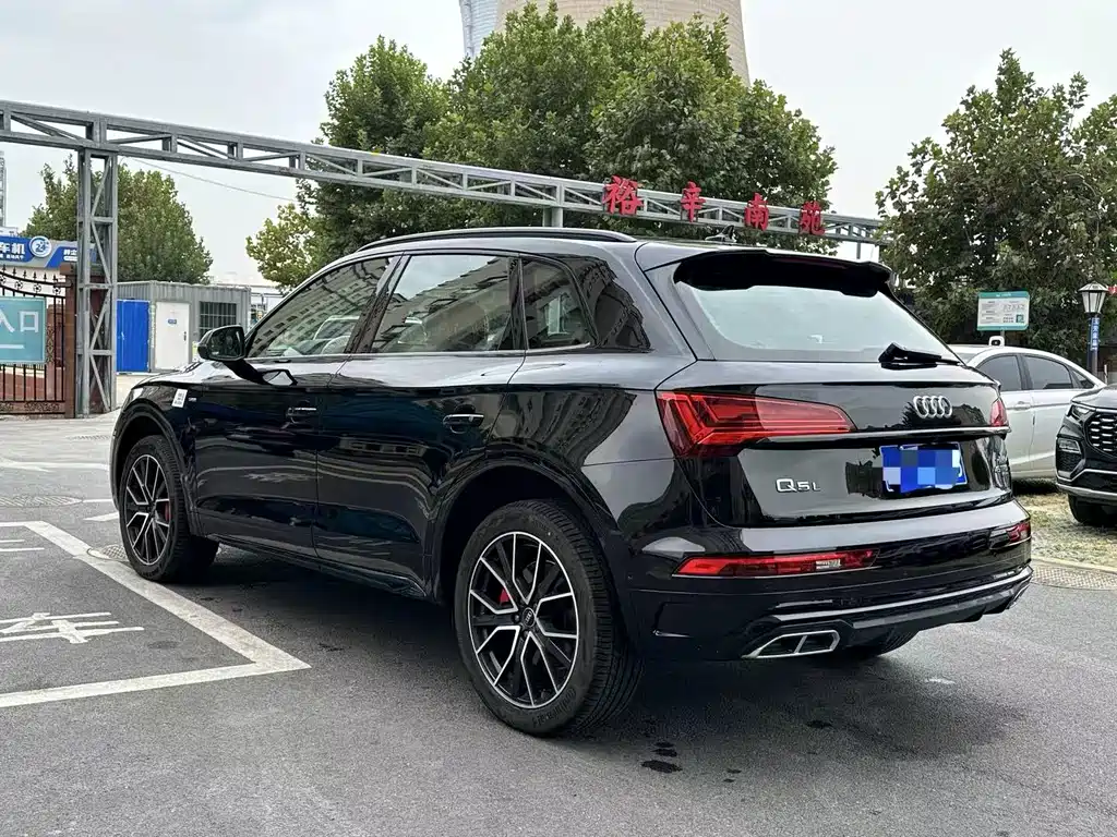 Audi Q5L — фото 4