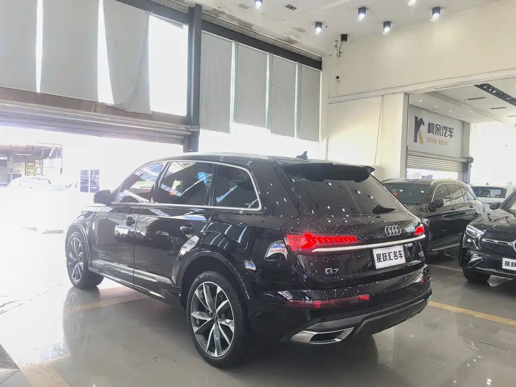 Audi Q7 — фото 4