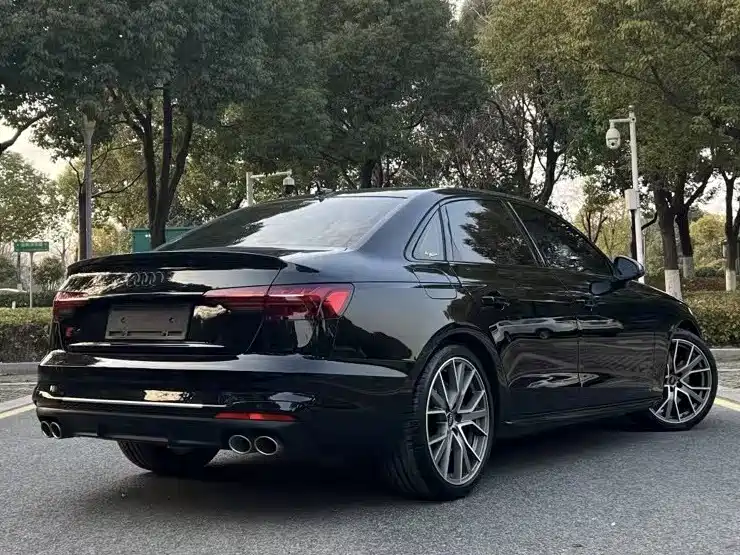 Audi S4 — фото 3