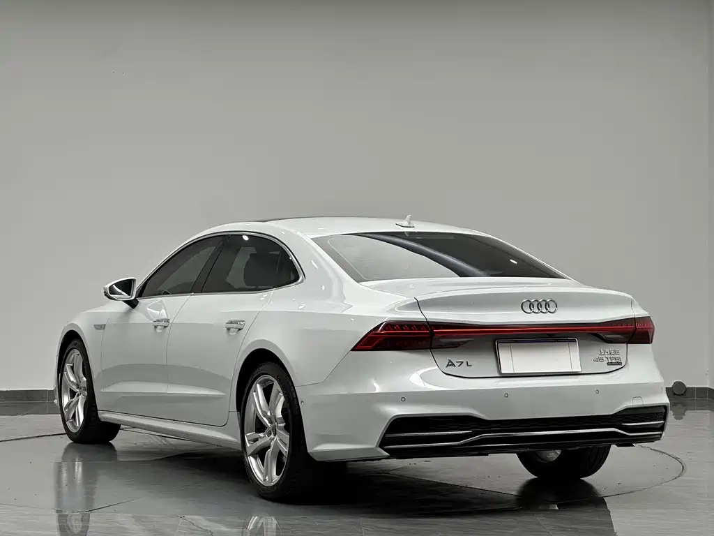 Audi A7L — фото 6