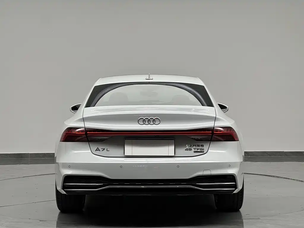 Audi A7L — фото 7