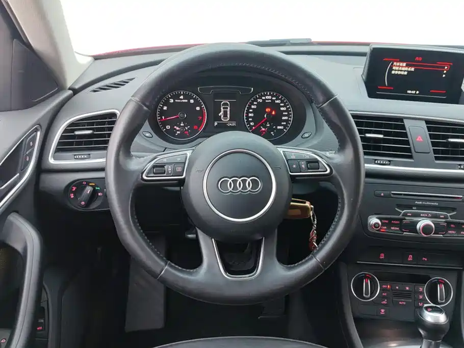 Audi Q3 — фото 15