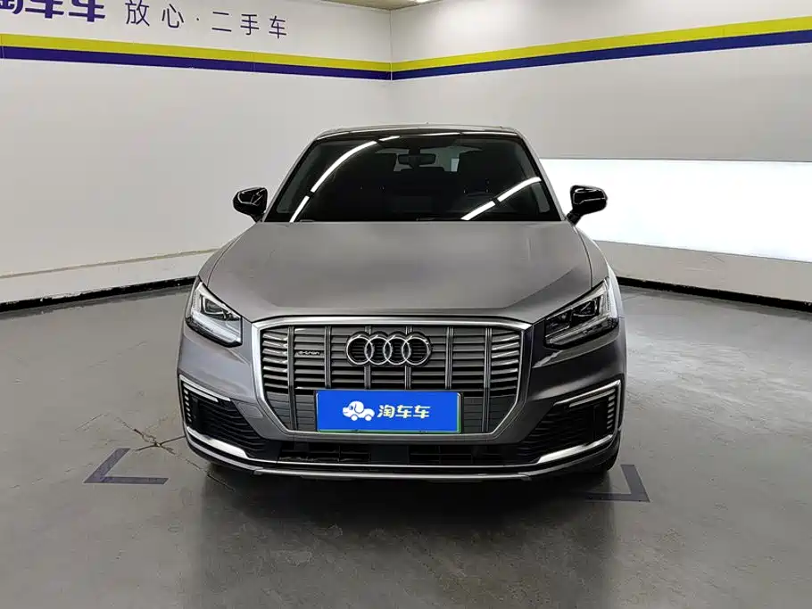 Audi Q2L e-tron — фото 2