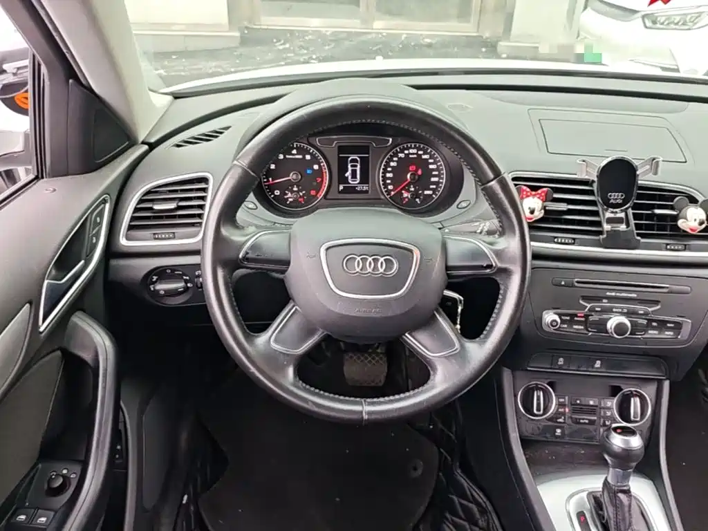 Audi Q3 — фото 11