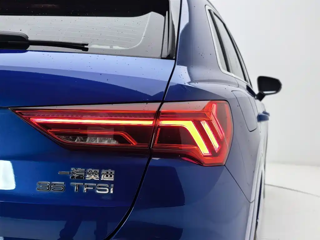 Audi Q3 — фото 15