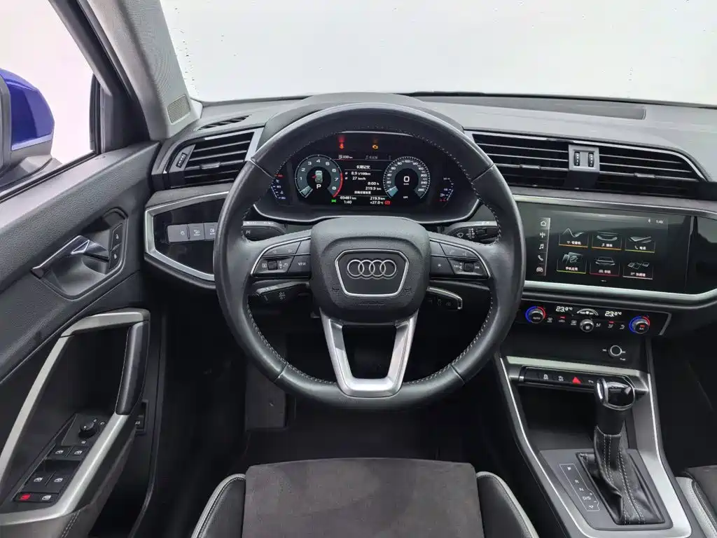 Audi Q3 — фото 10