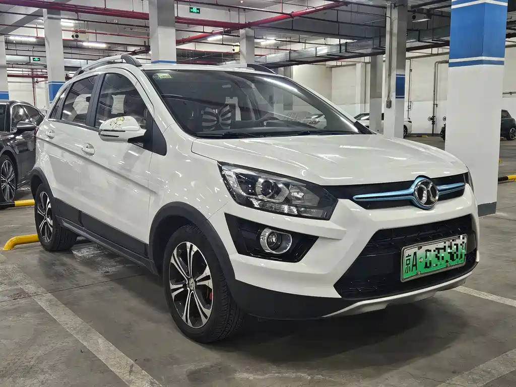 BAIC New Energy EX — фото 2