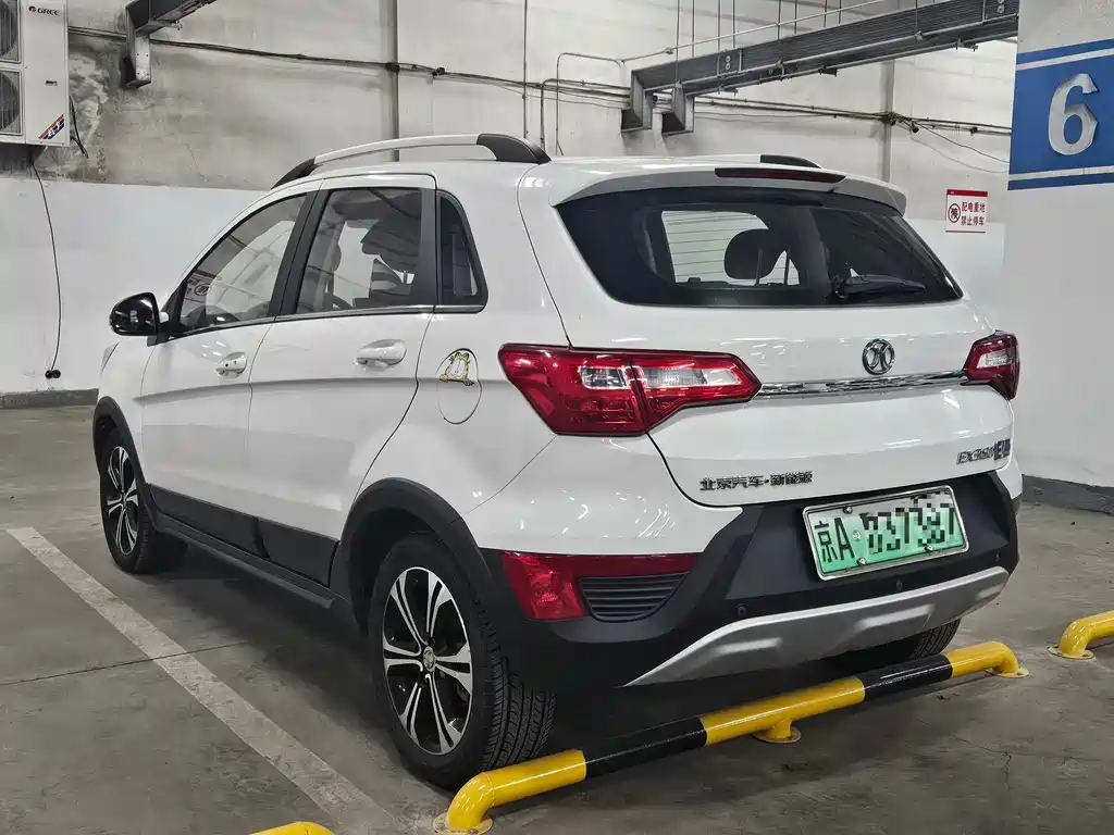 BAIC New Energy EX — фото 3