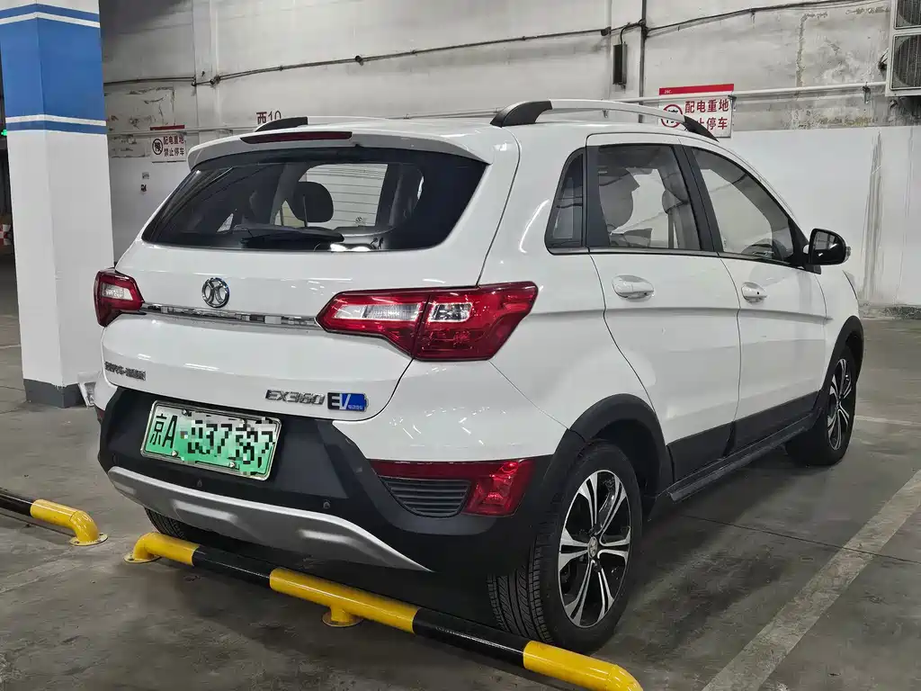 BAIC New Energy EX — фото 4