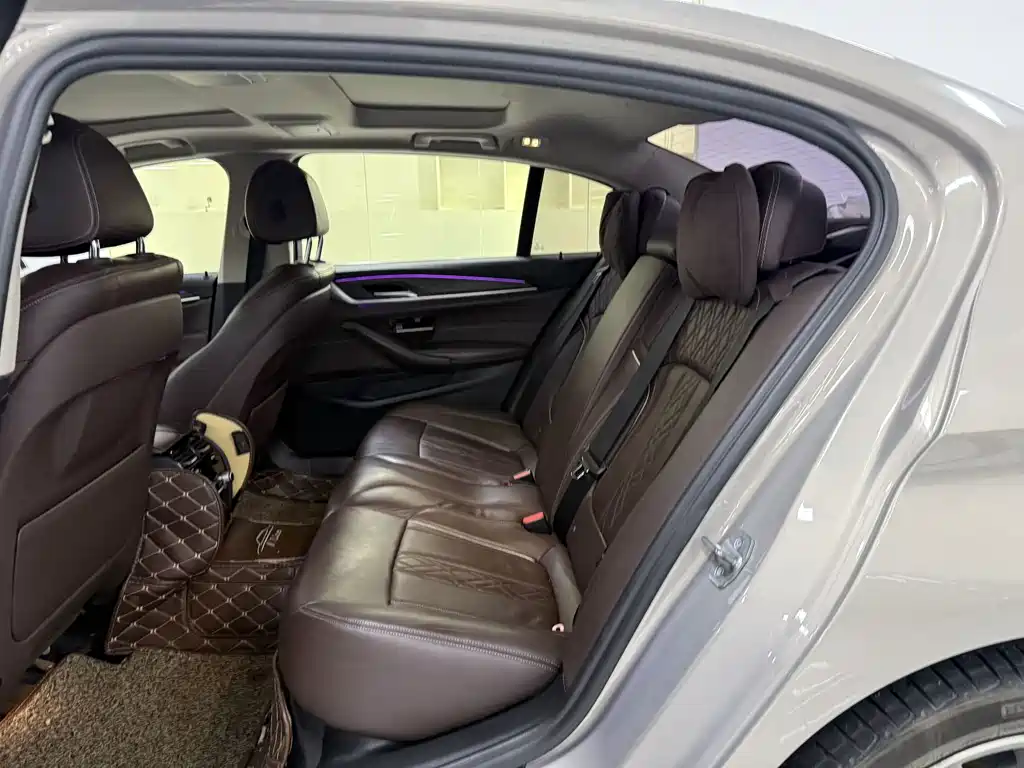 BMW 5 Series New Energy — фото 15