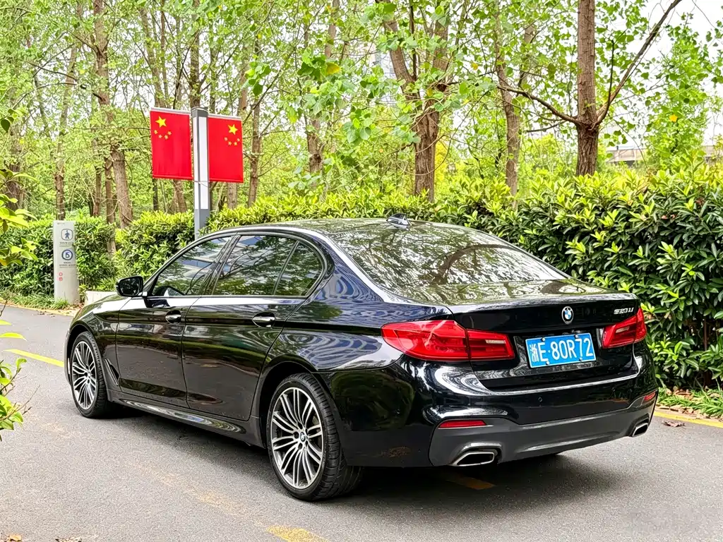 BMW 5 Series — фото 4