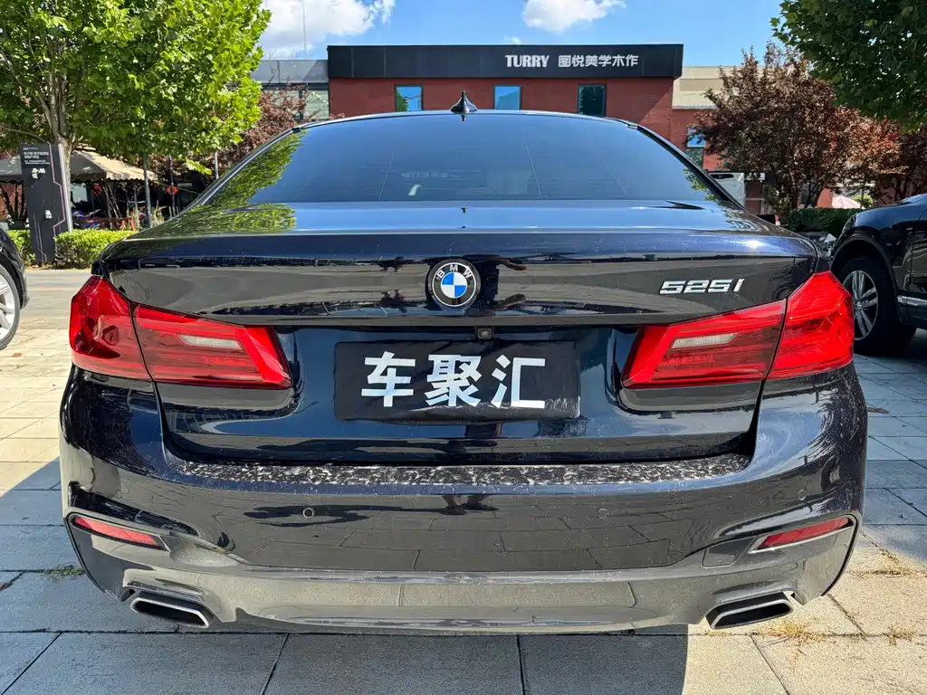 BMW 5 Series (Import) — фото 11