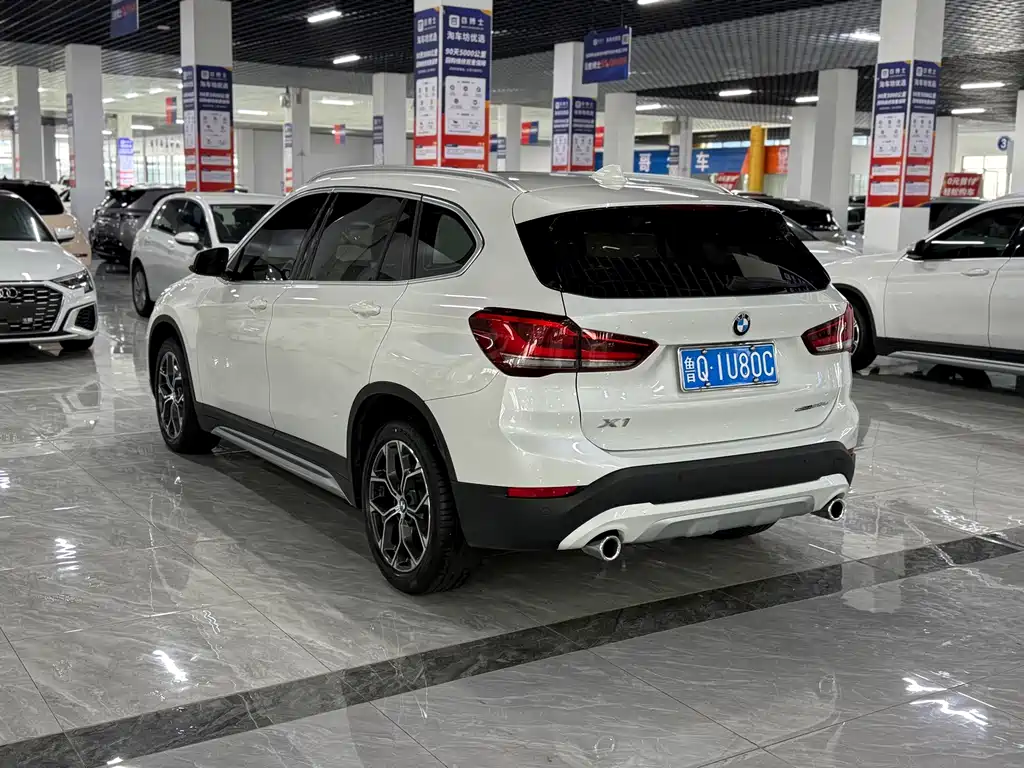 BMW X1 — фото 12