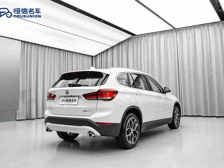 BMW X1 — фото 5