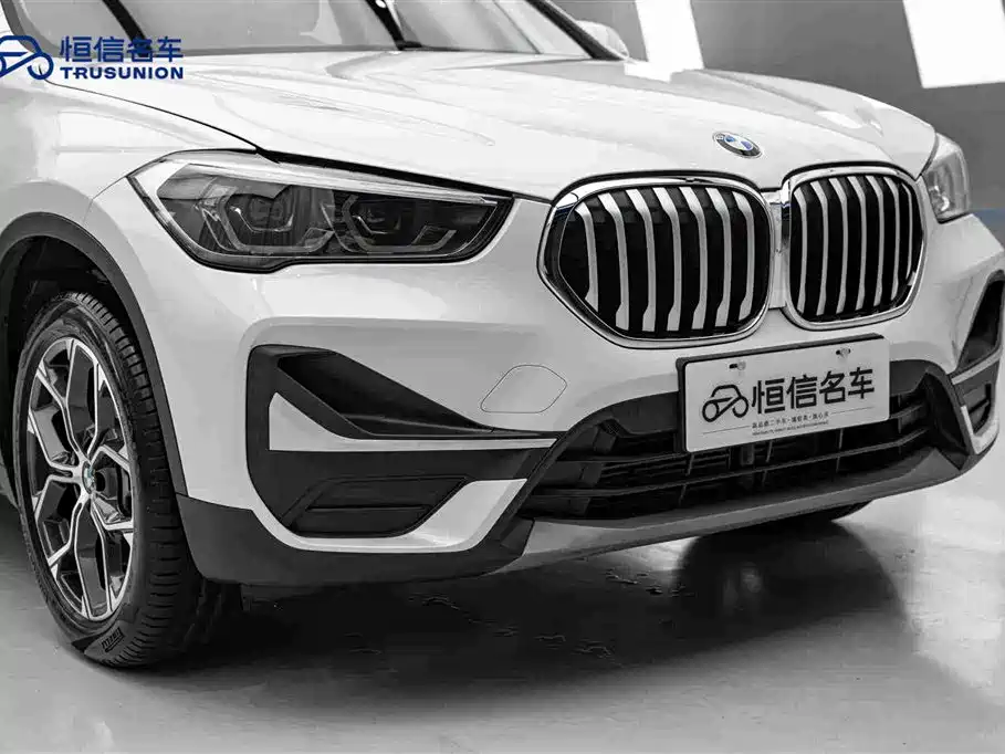BMW X1 — фото 9