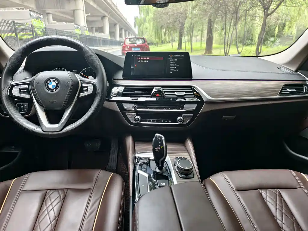 BMW 5 Series — фото 13