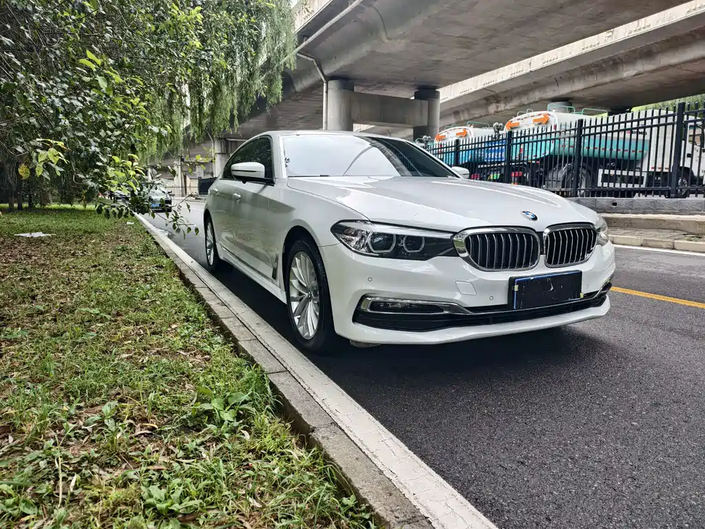 BMW 5 Series — фото 3