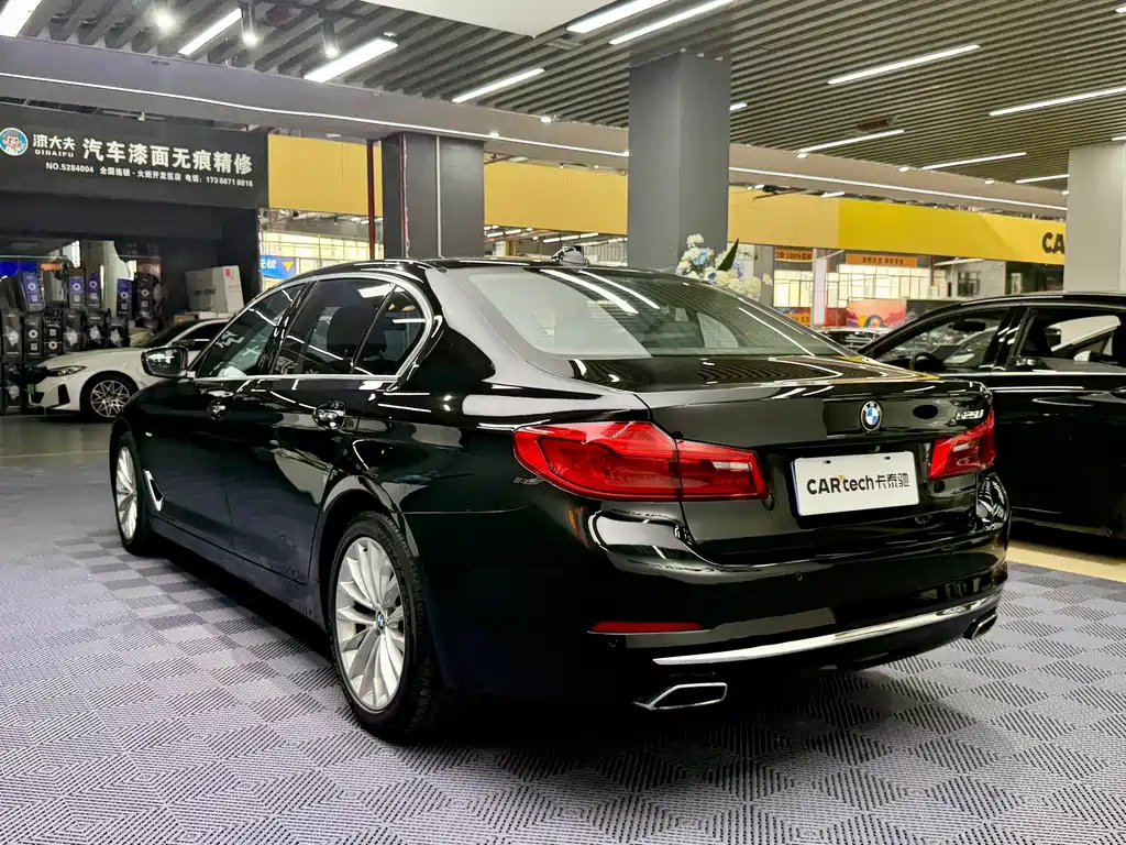 BMW 5 Series — фото 11