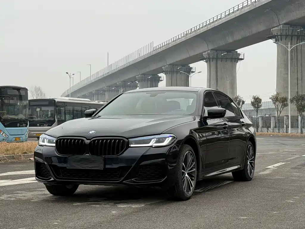 BMW 5 Series — фото 5