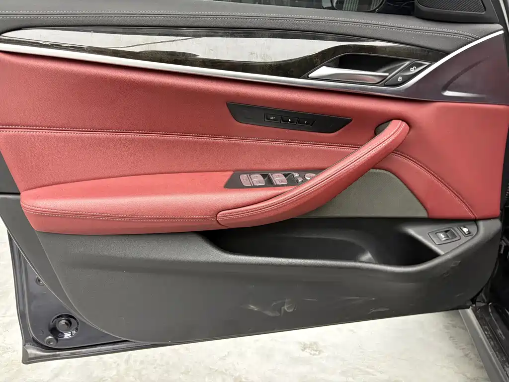 BMW 5 Series New Energy — фото 4