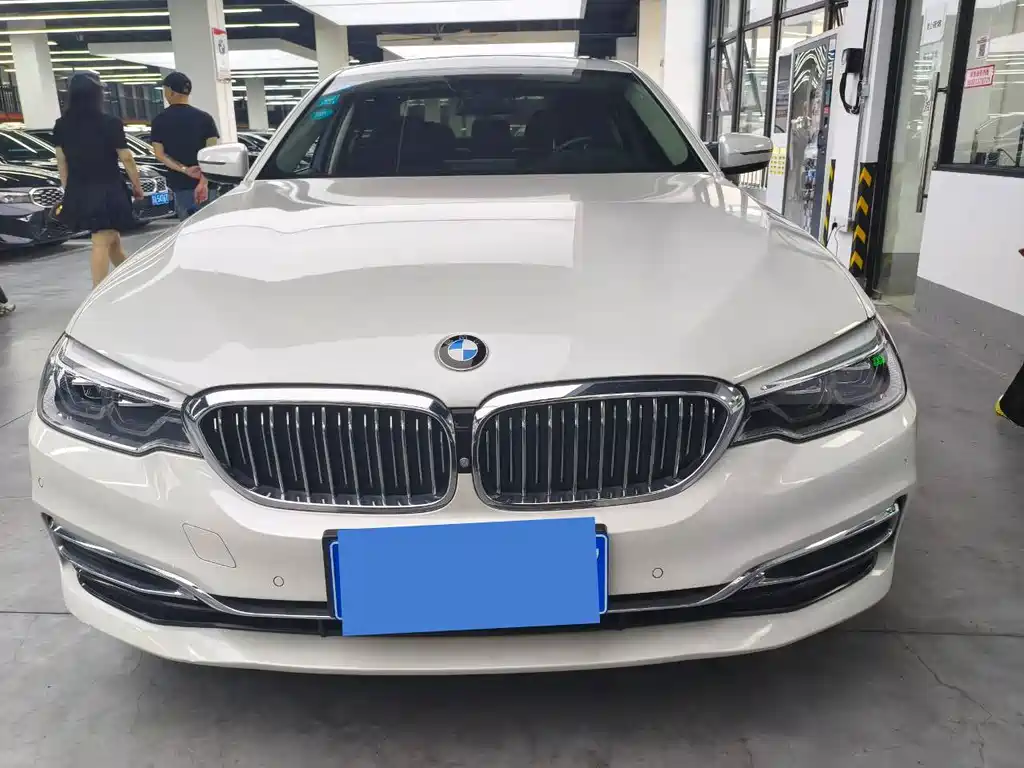 BMW 5 Series — фото 2
