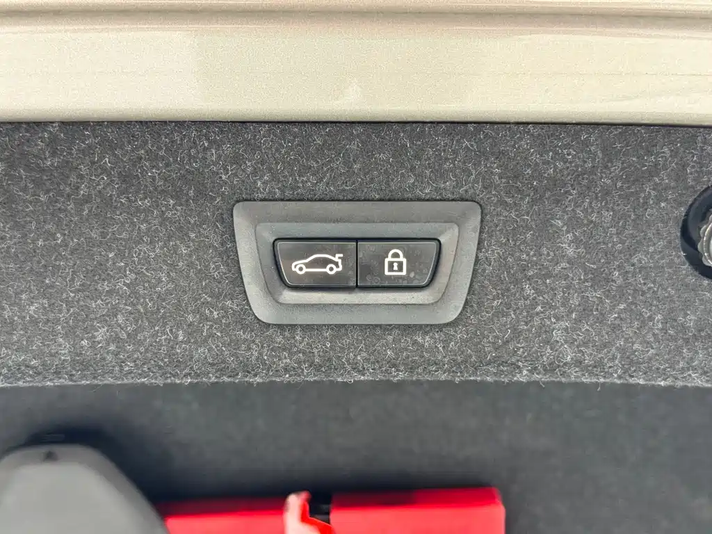 BMW 5 Series — фото 14