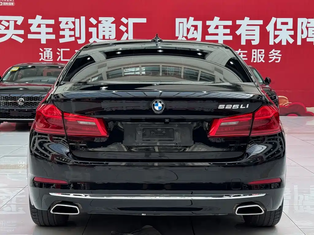 BMW 5 Series — фото 18