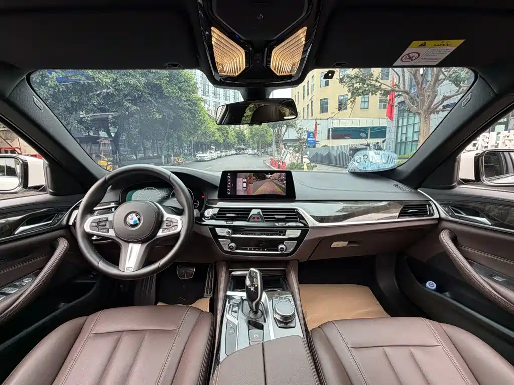 BMW 5 Series — фото 13