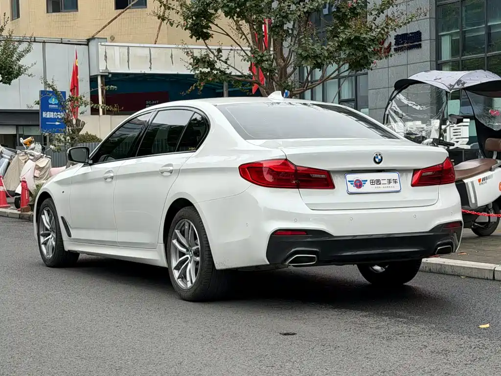 BMW 5 Series — фото 4