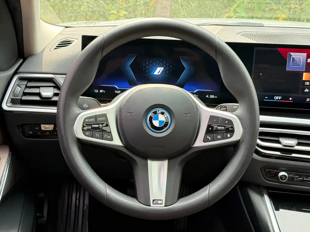BMW i3 — фото 14