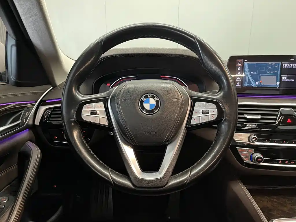 BMW 5 Series — фото 14