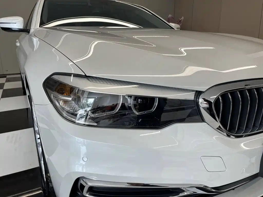 BMW 5 Series — фото 9