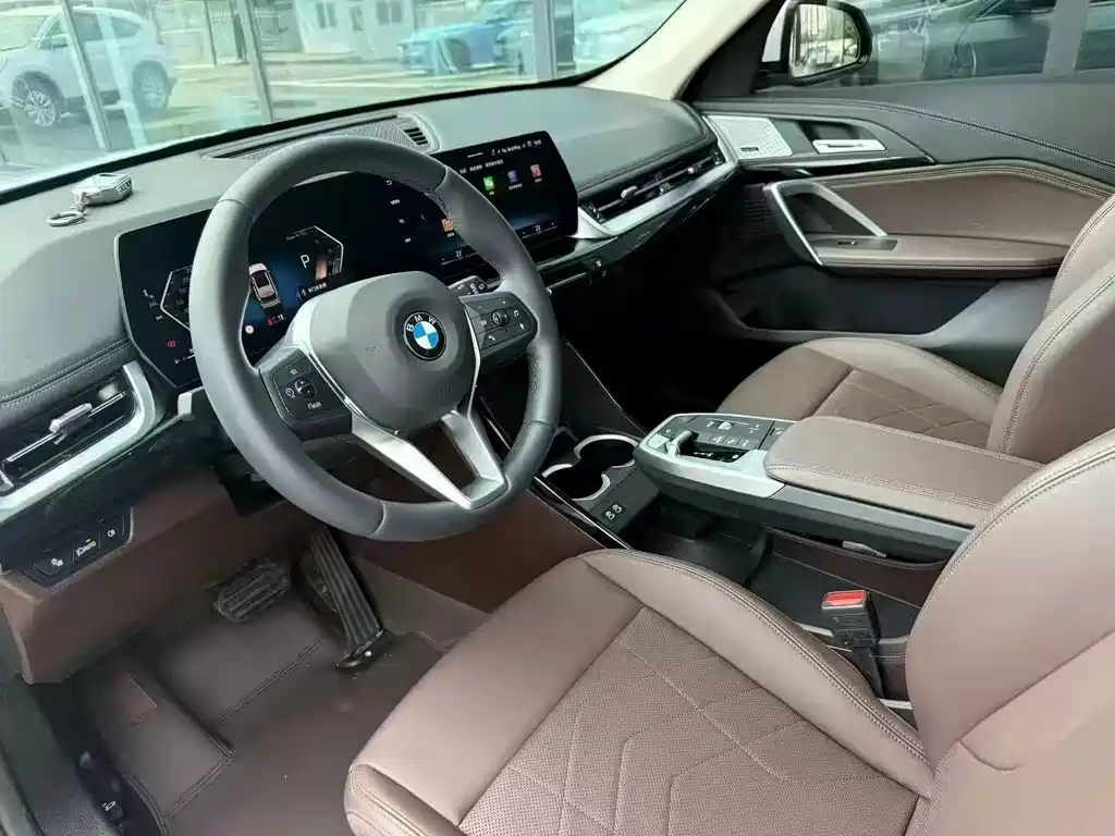BMW X1 — фото 9