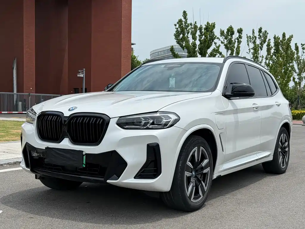 BMW iX3 — фото 2