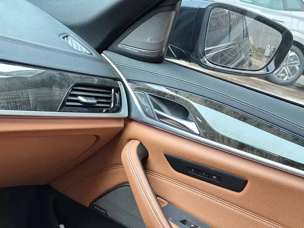 BMW 5 Series (Import) — фото 11