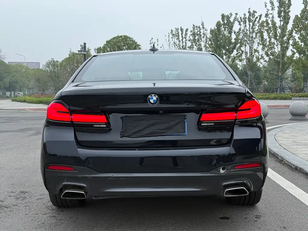BMW 5 Series — фото 4