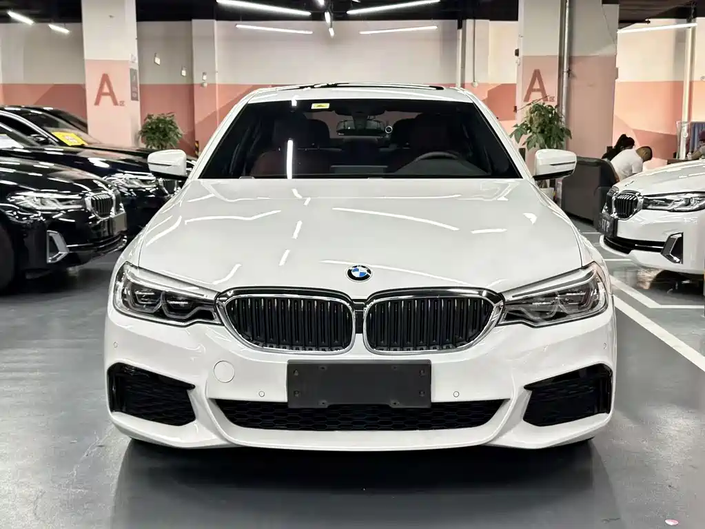 BMW 5 Series — фото 2