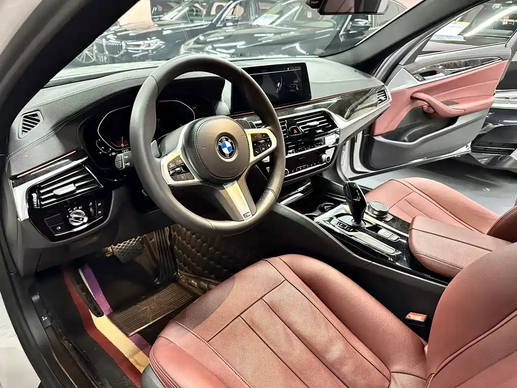 BMW 5 Series — фото 4