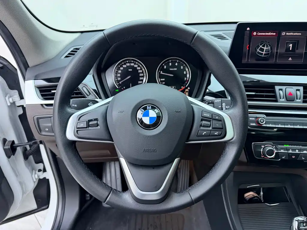 BMW X1 — фото 11