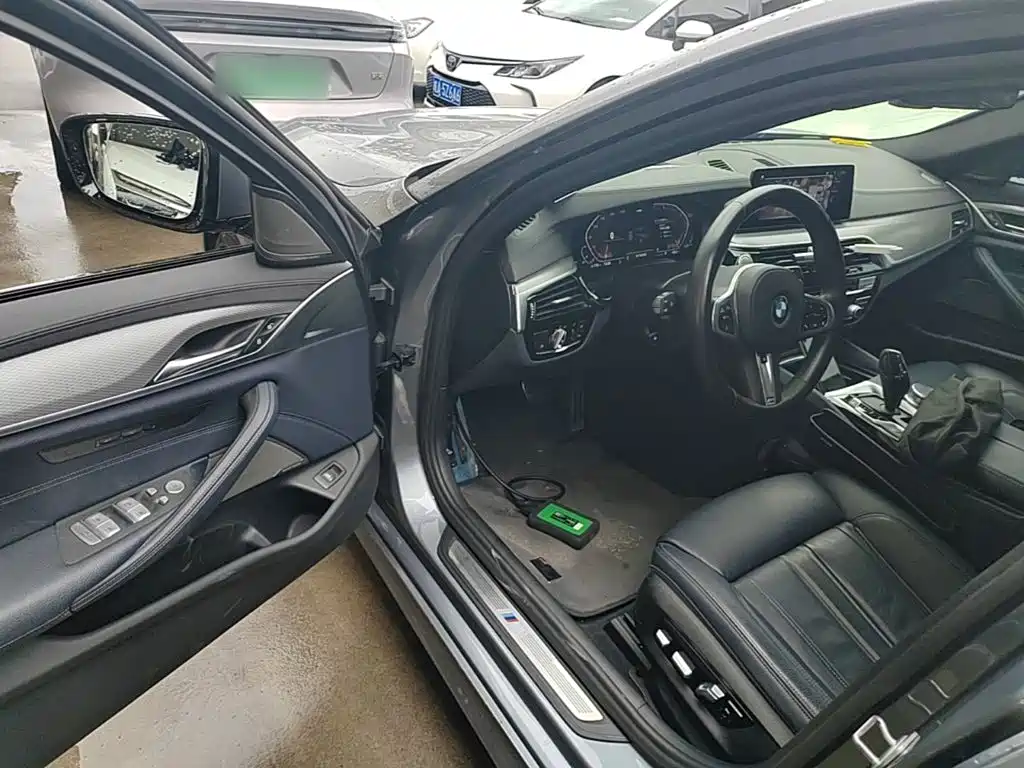 BMW 5 Series (Import) — фото 16