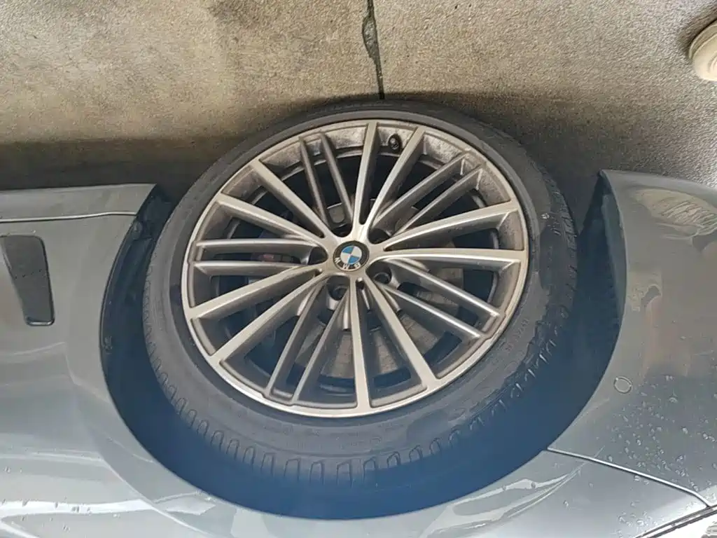BMW 5 Series (Import) — фото 23