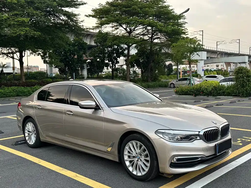 BMW 5 Series — фото 3