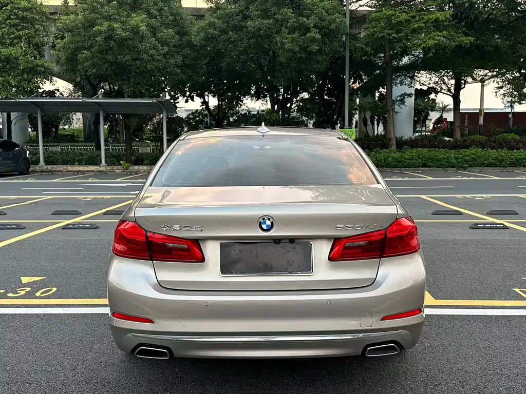 BMW 5 Series — фото 5
