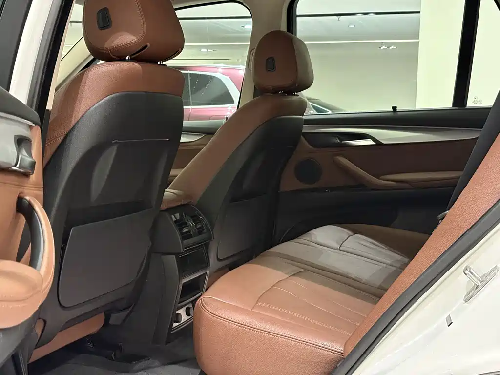 BMW X5 (Import) — фото 6