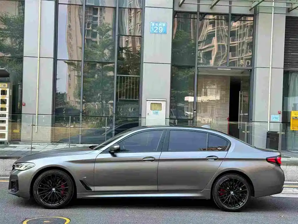 BMW 5 Series — фото 2