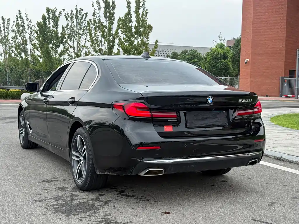 BMW 5 Series — фото 5